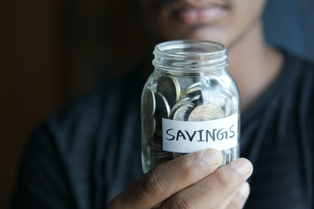 How to Cut Monthly Expenses Without Sacrificing Your Lifestyle